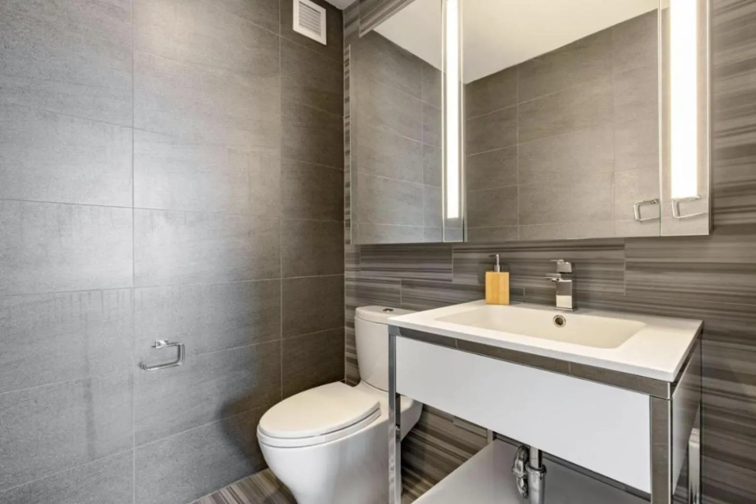 Super Stunning Views With Amazing 2 Beds 1,5 Bath Apartment New York
