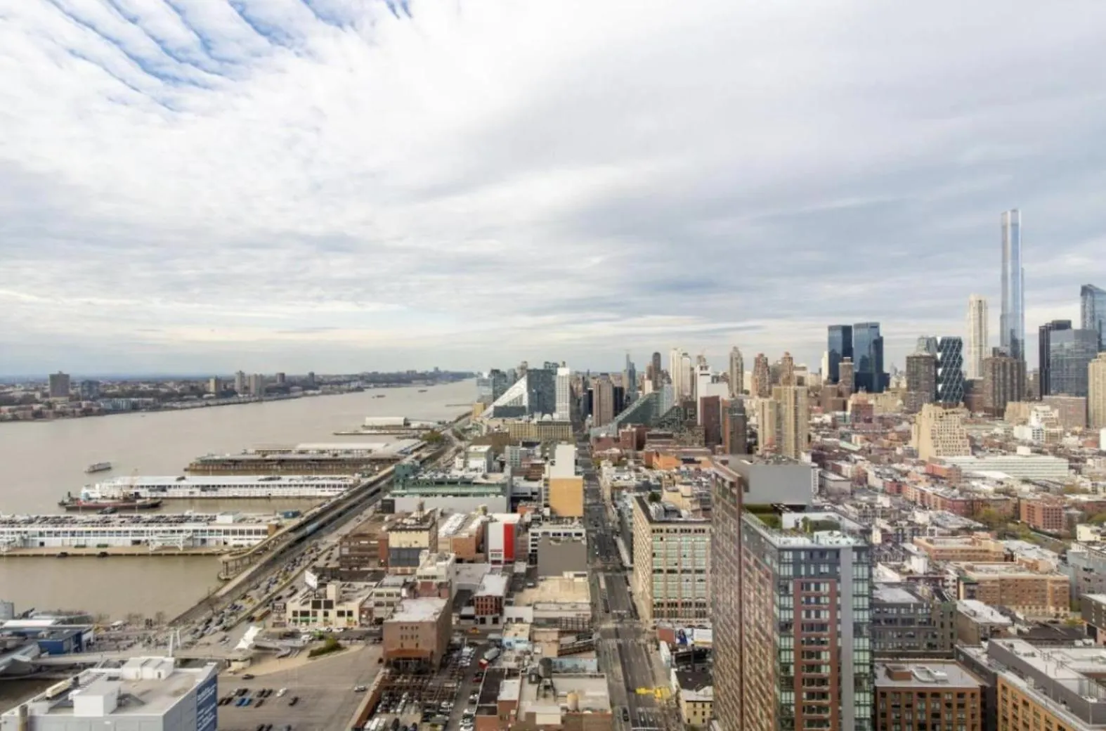 Super Stunning Views With Amazing 2 Beds 1,5 Bath Apartment New York