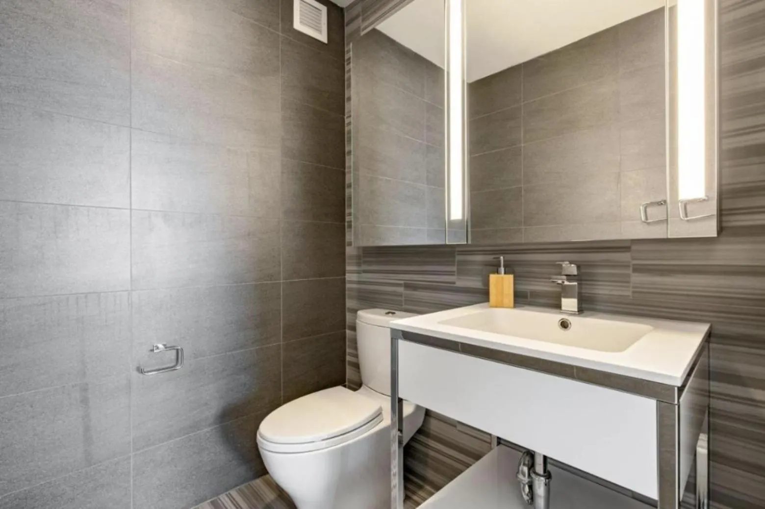 Super Stunning Views With Amazing 2 Beds 1,5 Bath Apartment New York 0*,  United States
